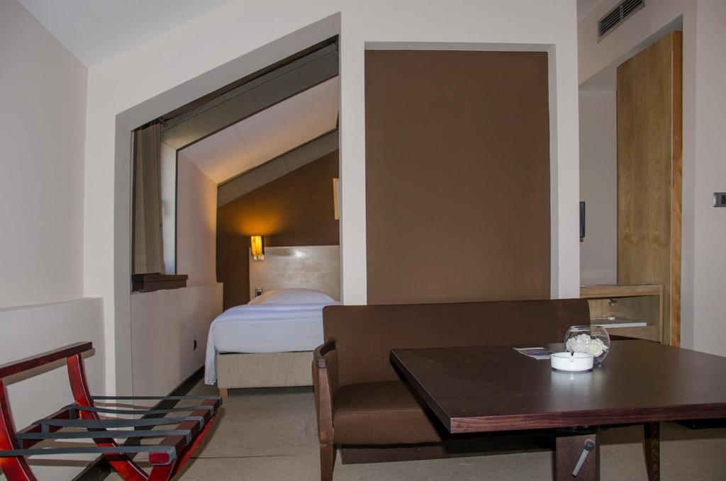 City Hotel Podgorica Zimmer foto