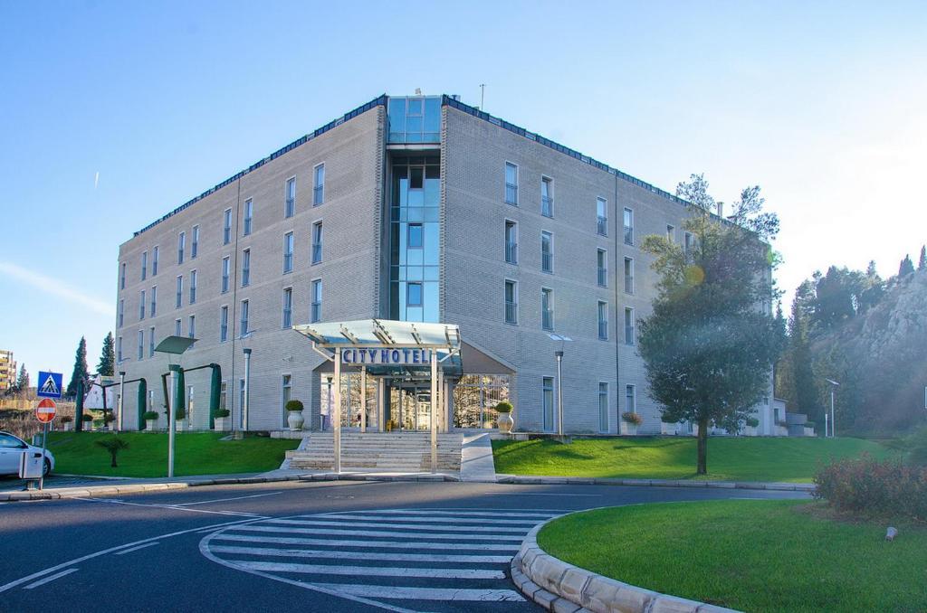 City Hotel Podgorica Exterior foto